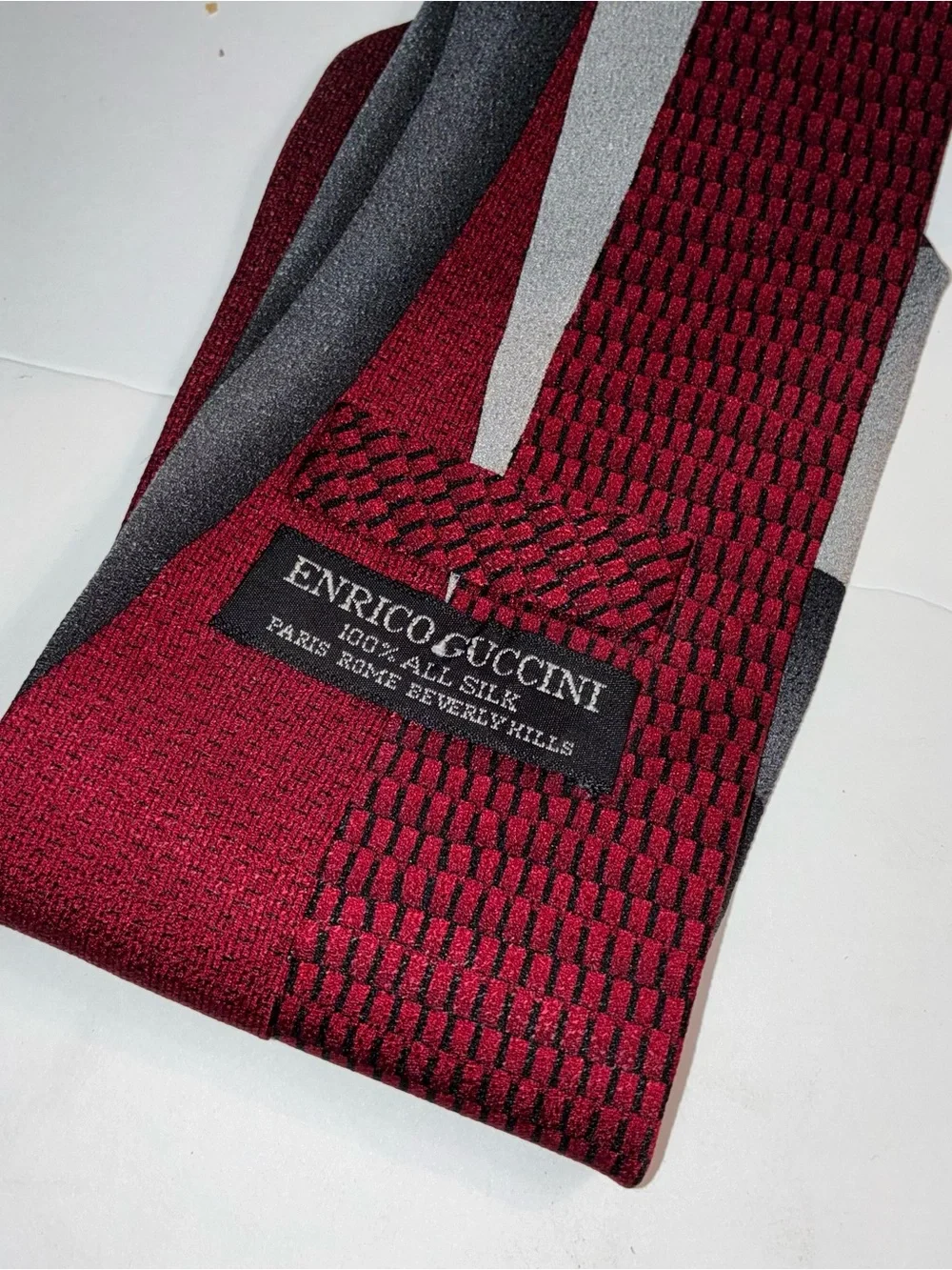 Vintage Enrico Gucci Men's Burgundy and Gray Wave-Pattern Silk Tie